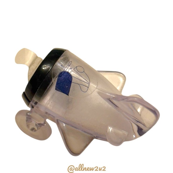 Vintage Collectible Salt & Pepper Plastic Airplane - filled and sealed, not open - Picture 5 of 16